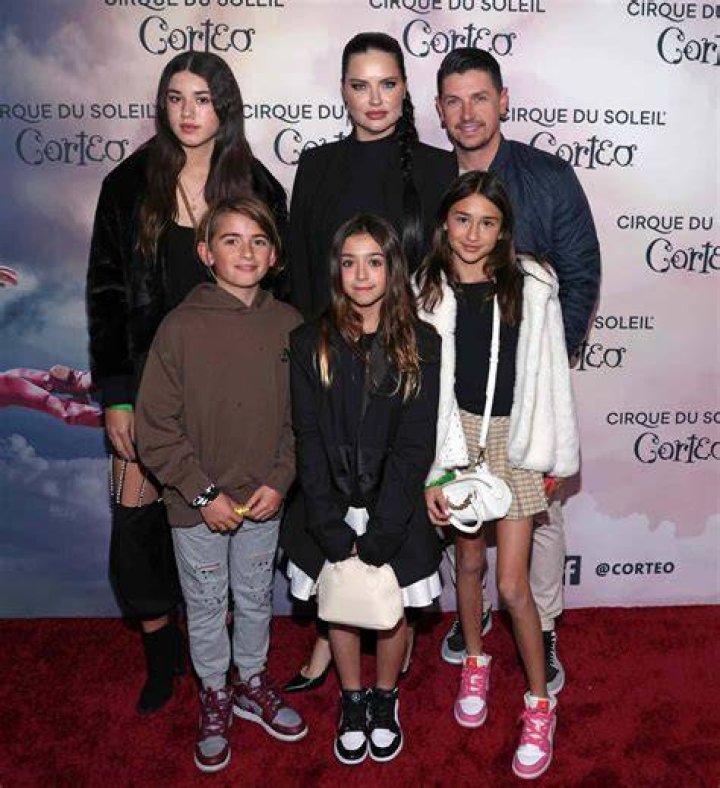 Adriana Lima's Two Daughters: A Look Into Their Lives And Bond