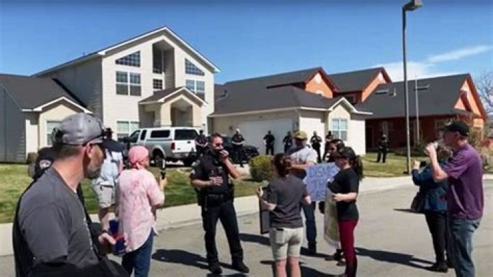 Ammon Bundy Missing Update, Ammon Bundy Has Disappeared, Where Is He Now? Ammon Bundy Idaho Home