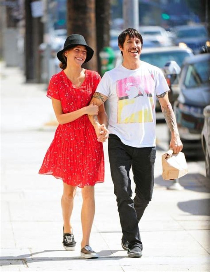 Anthony Kiedis's 19-Year-Old Girlfriend: A Look At Their Relationship