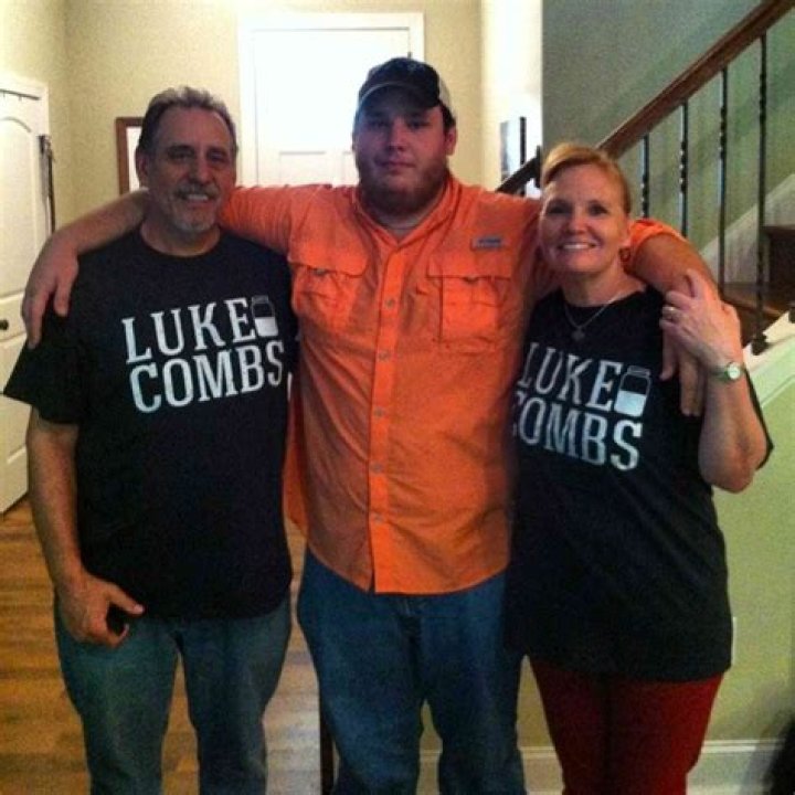 Did Luke Combs' Sibling Pass Away: Uncovering The Truth