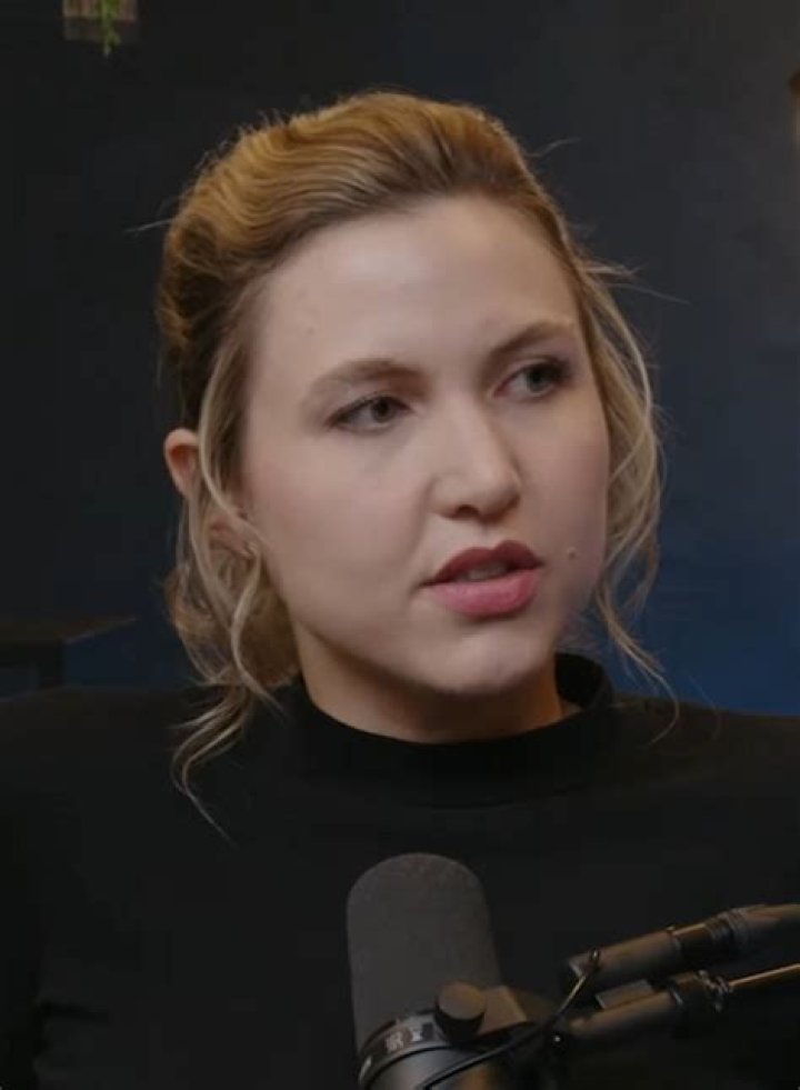 Discover Taylor Tomlinson's Father: A Journey Into Family And Comedy