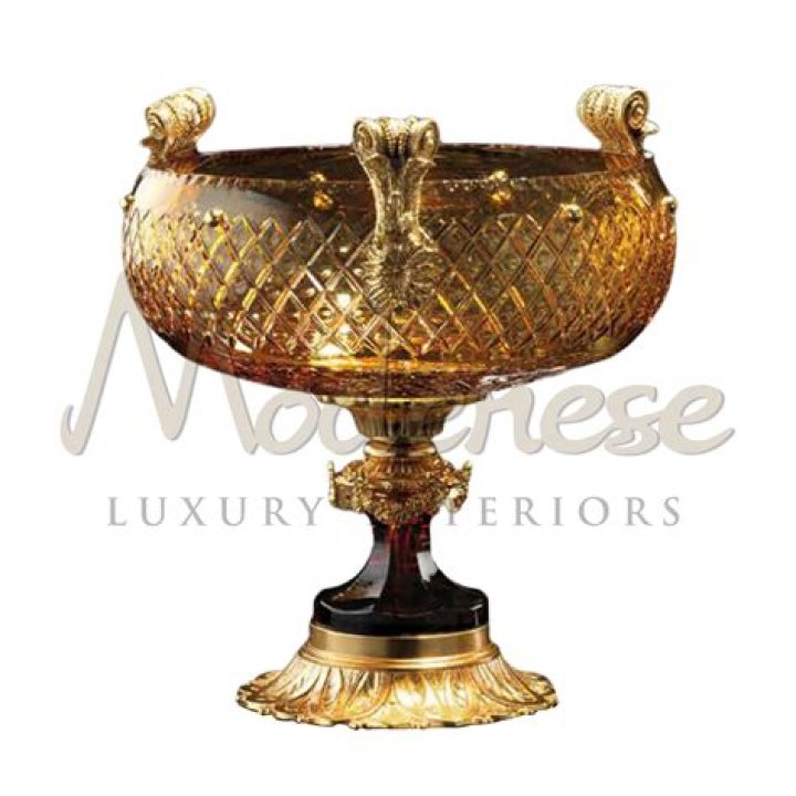 Exquisite Crystal Heirlooms: Embellishing Generations With Timeless Splendor