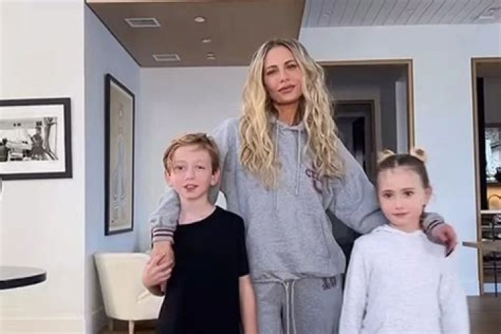 Find Dorit Kemsley's Sister: The Ultimate Guide To Family Ties