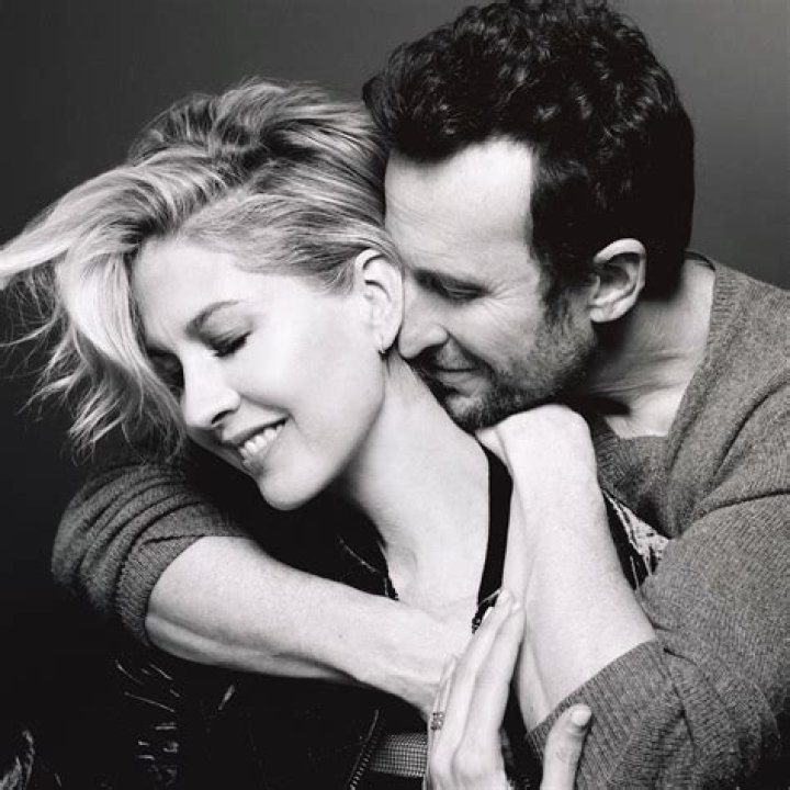 Jenna Elfman And Bodhi Elfman: A Hollywood Sibling Duo