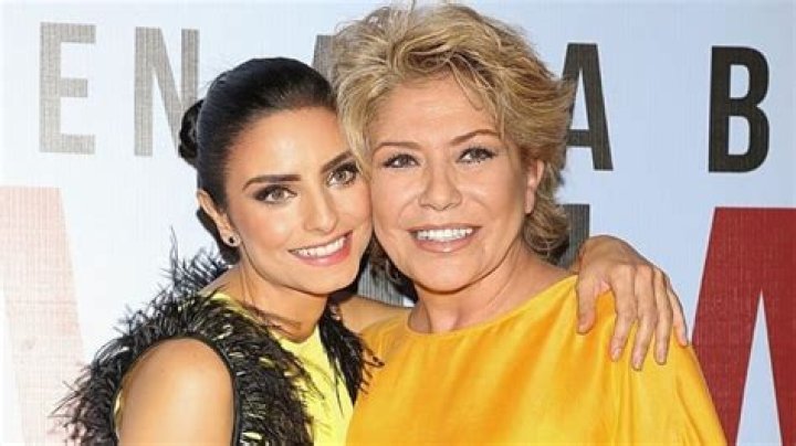 Meet Aislinn Derbez, The Inspiring Mexican Mama