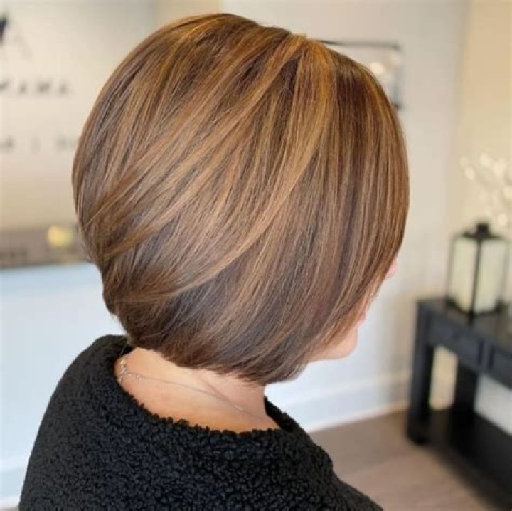 Tailored Short Hair For A Balanced Look For Round Faces