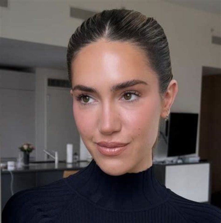 The Charismatic Influencer: Christina "Tinx" Najjar