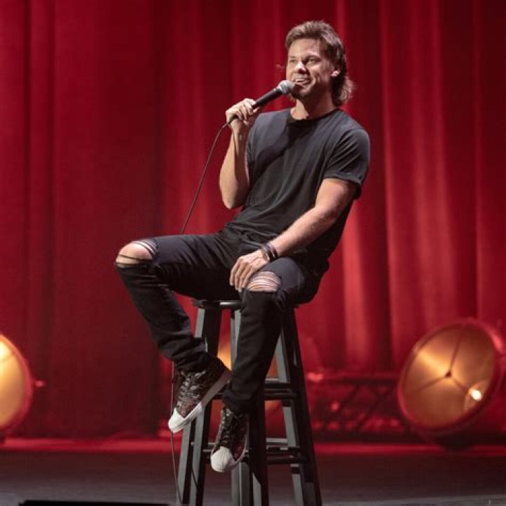 The Hilarious World Of Joey Paras: Stand-up Comedian Extraordinaire