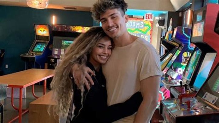 The Ultimate Guide To Valkyrae's Boyfriend: Who Is He And Their Relationship Details