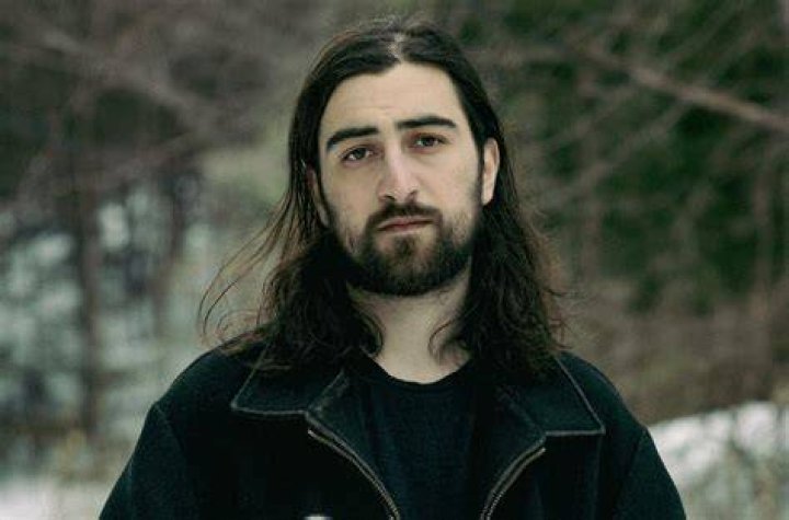 Uncover Noah Kahan's Musical Roots: Exploring His Genre Expertise