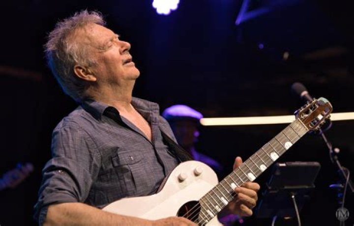 Unparalleled Jazz Sounds: Peter White, Virtuoso Guitarist