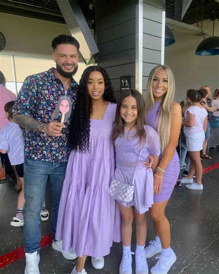 Unveiling The Truth: Everything You Need To Know About Pauly D's Mom
