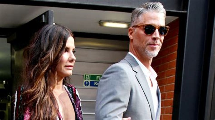 When Stars Collide: The Fascinating Connection Between Ryan Gosling And Sandra Bullock