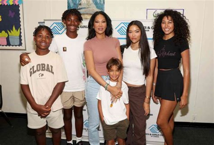 Who Are Kimora Lee Simmons' Parents? - A Glimpse Into Her Family History