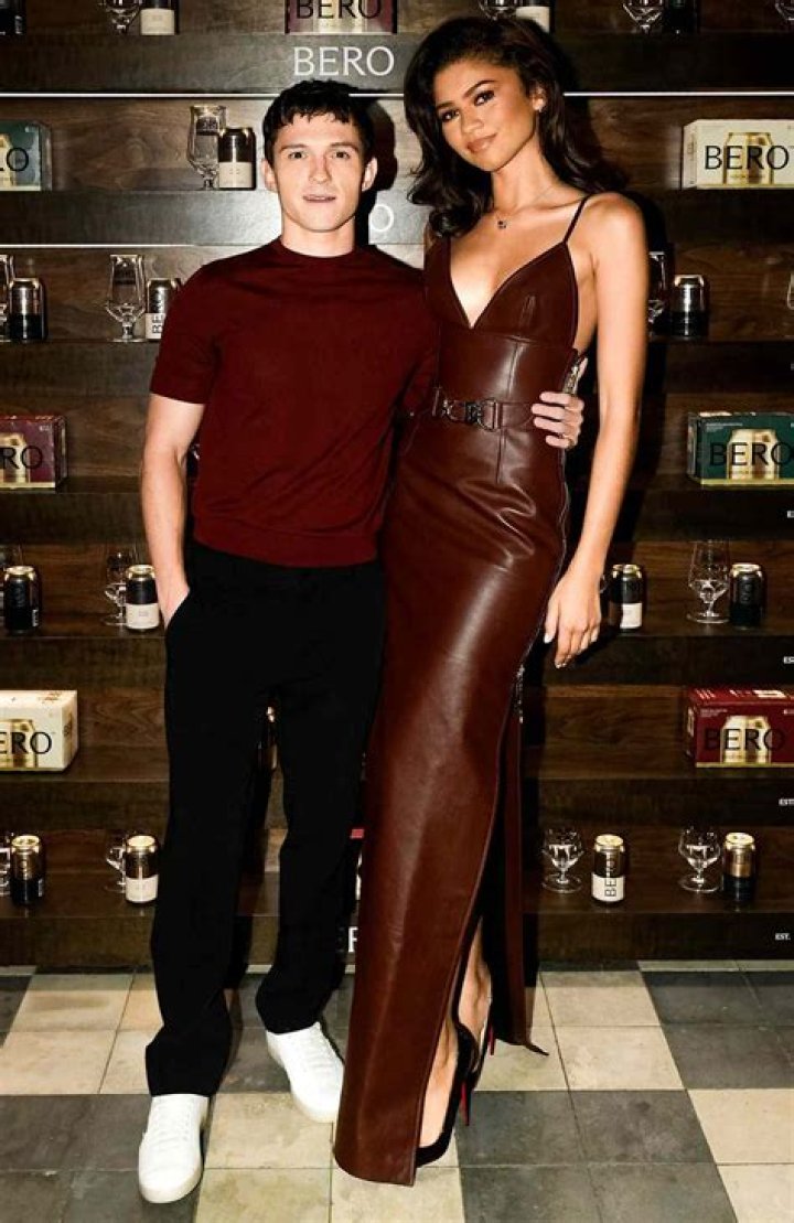 Zendaya's Towering Stature: Unveiling Her Impressive Height